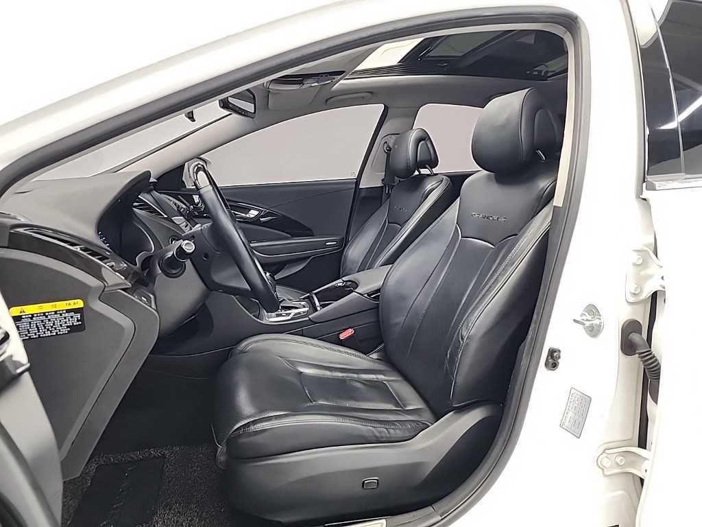 HYUNDAI Grandeur - Vista 11