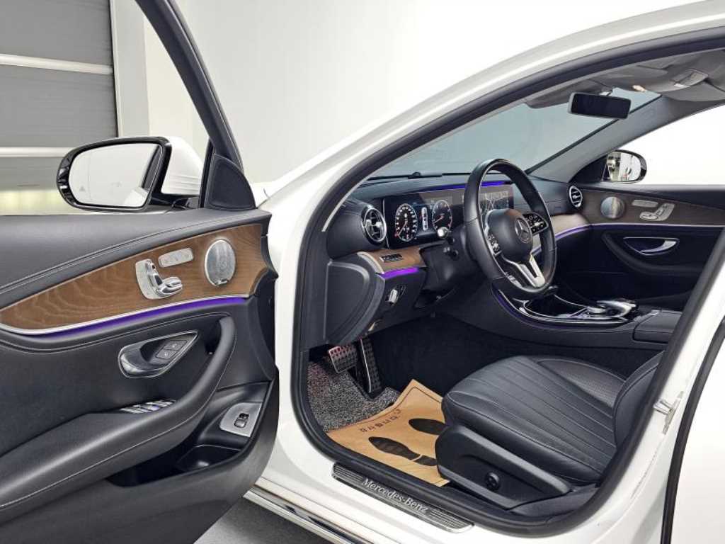 Mercedes Benz E class - Vista 11