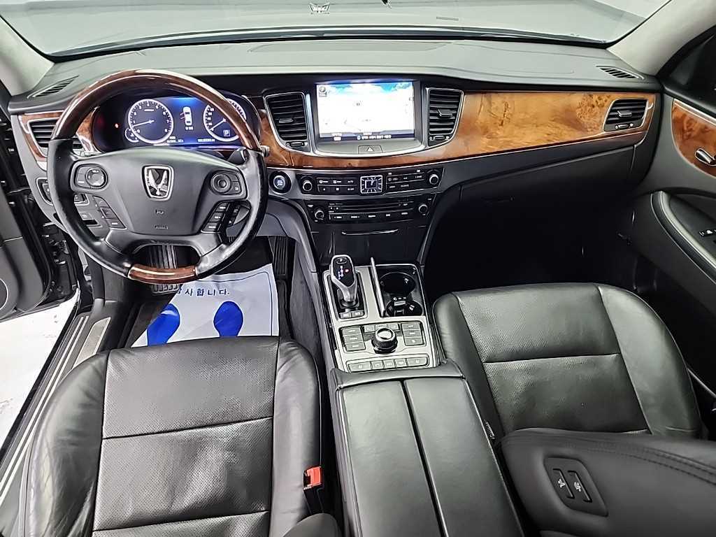 HYUNDAI Equus - Vista 7