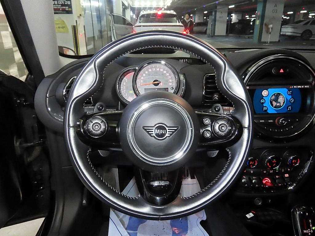 Mini Clubman - Vista 8