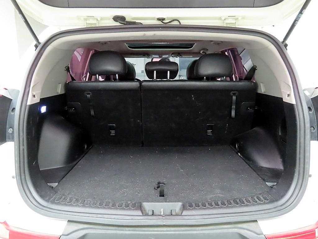 KIA Sportage - Vista 5