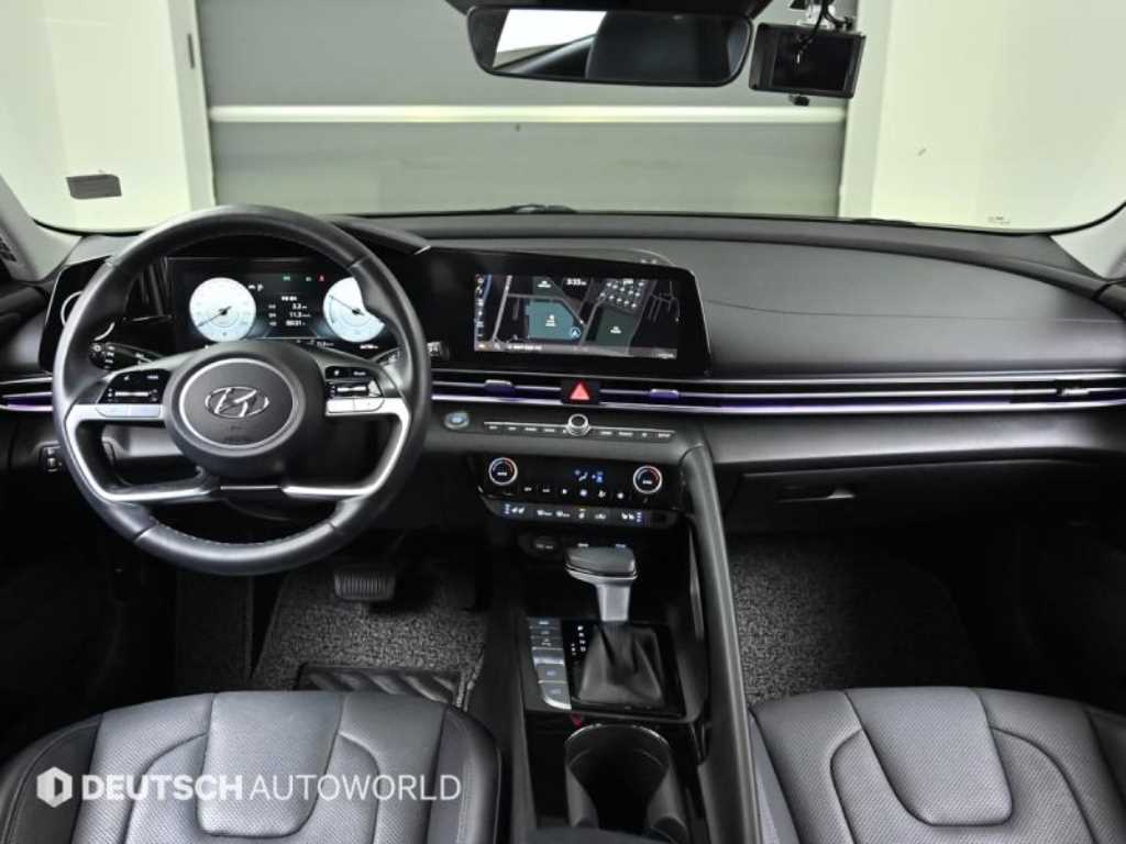 HYUNDAI Avante - Vista 7