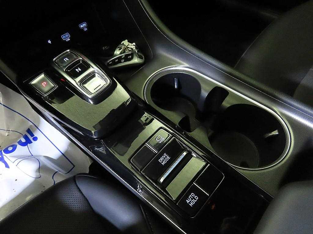 HYUNDAI Sonata - Vista 12