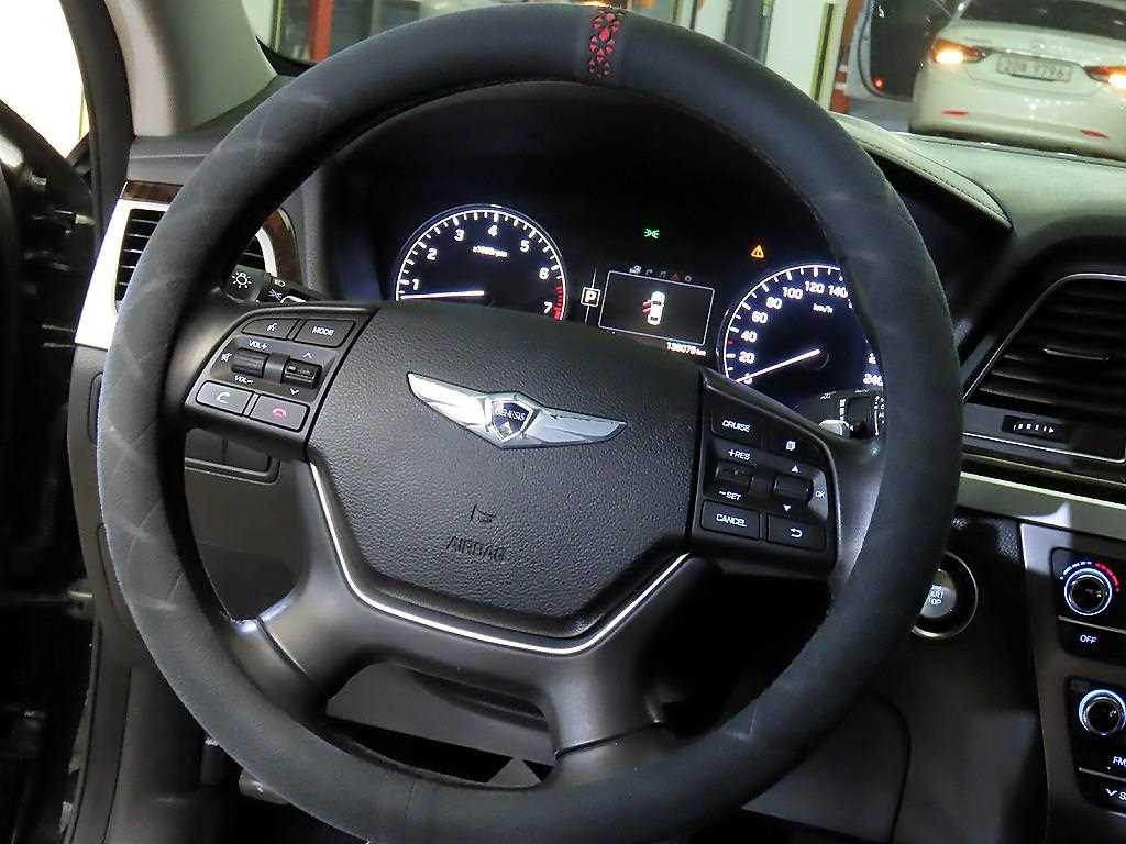HYUNDAI Genesis - Vista 8