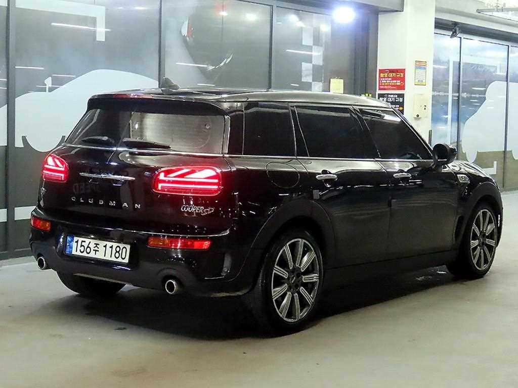 Mini Clubman - Vista 4
