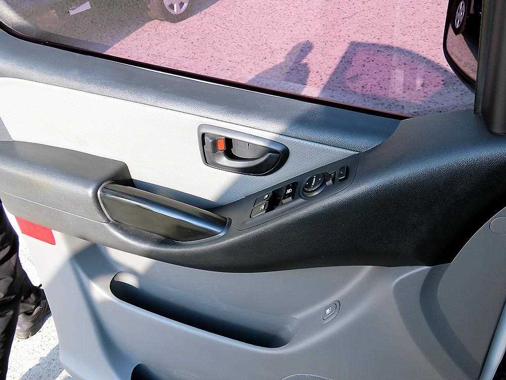 HYUNDAI Starex - Vista 11