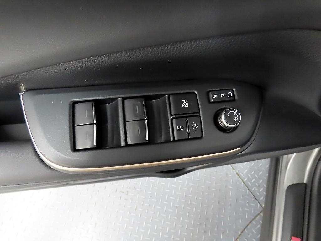 Toyota Crown - Vista 11