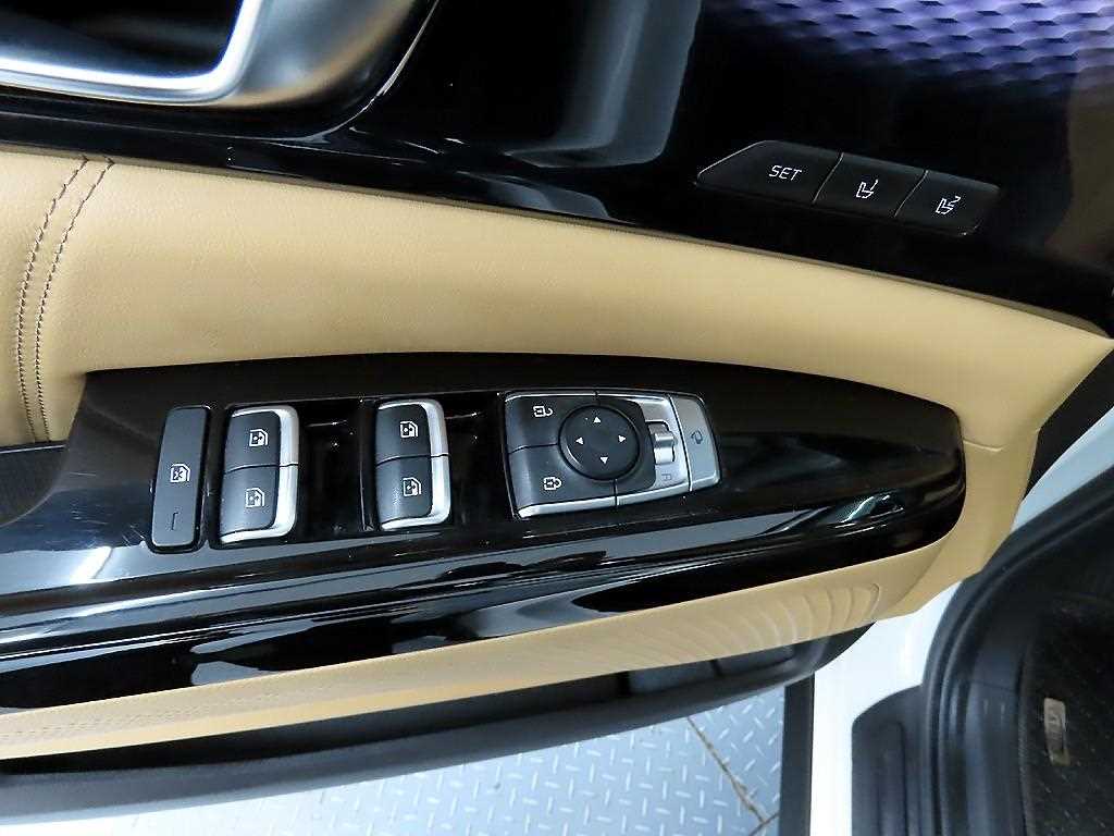 KIA Carnival - Vista 11