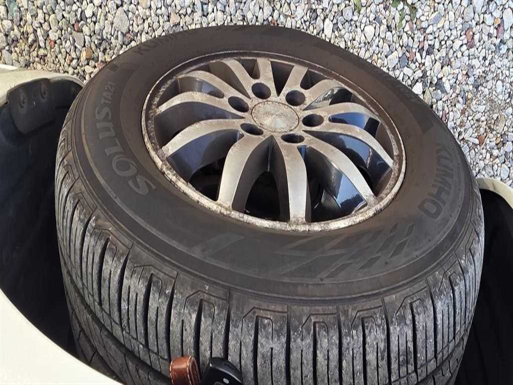 KIA Carnival - Vista 12