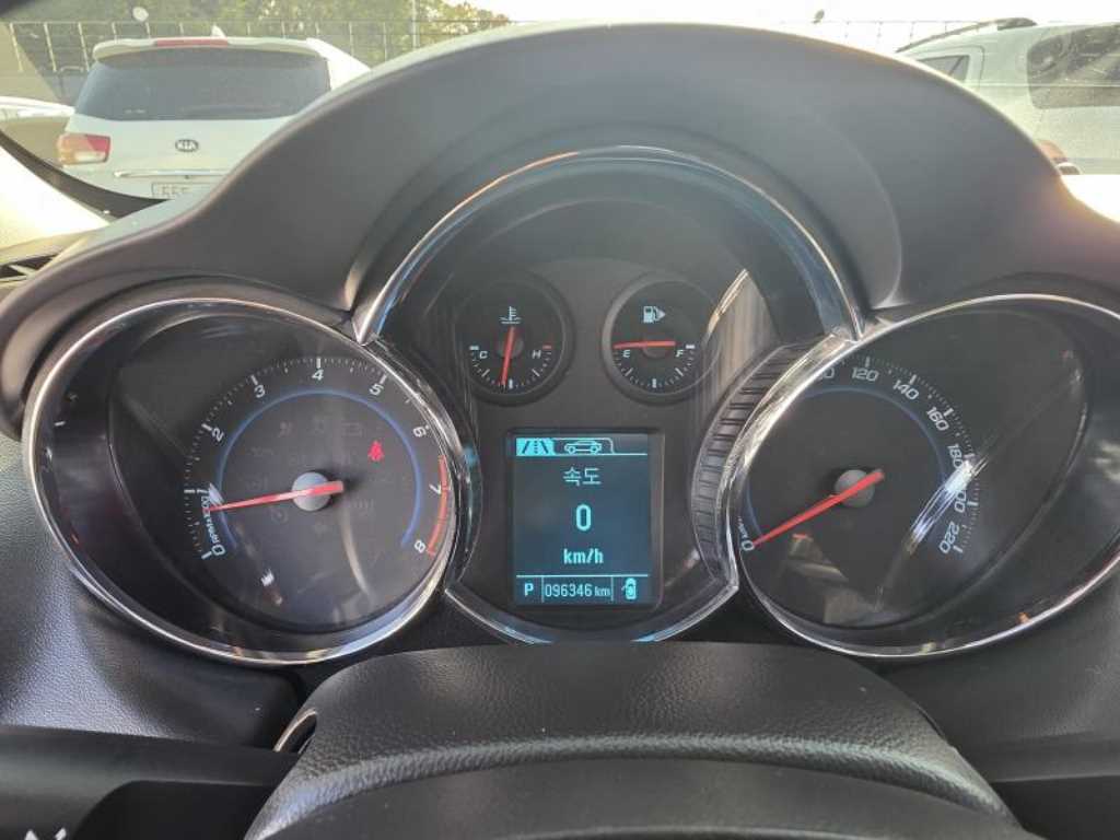 Chevrolet Cruise - Vista 6