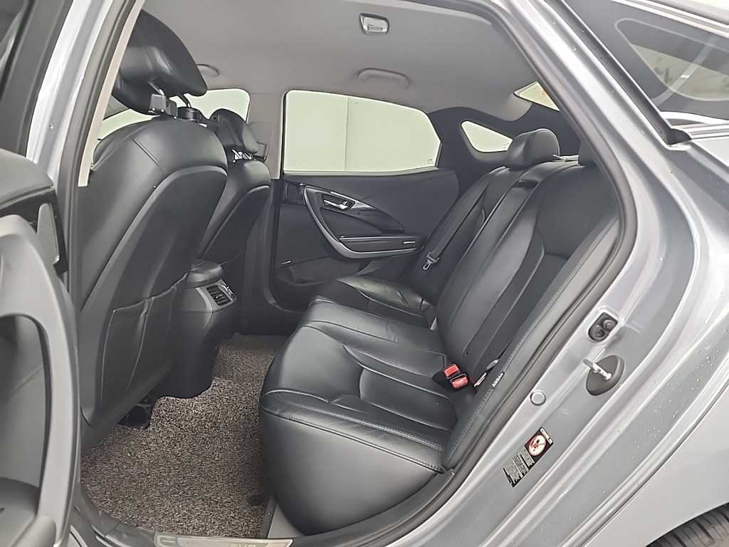 HYUNDAI Grandeur - Vista 12