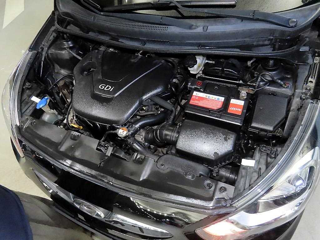 HYUNDAI Accent 2013 Negro - Importación desde Corea - HF Imports Iquique - Foto 18