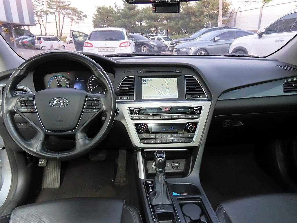 HYUNDAI Sonata - Vista 7