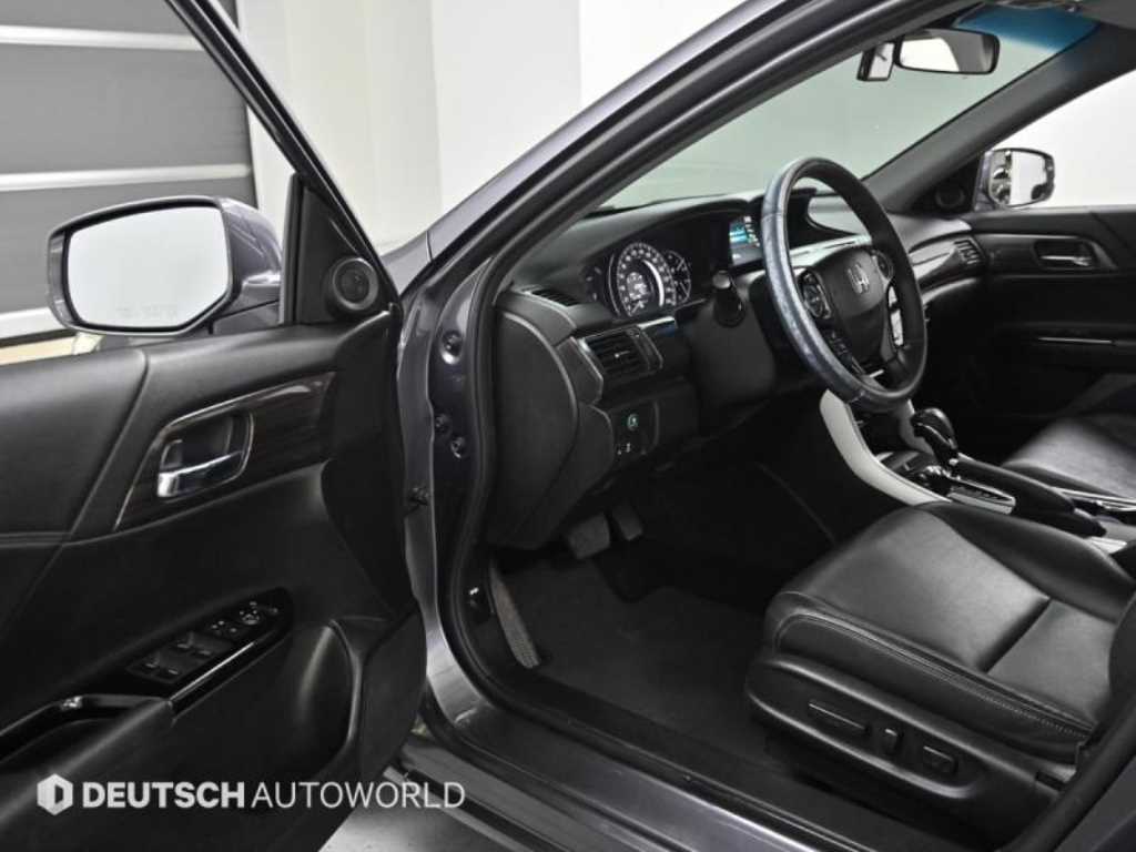 Honda Accord - Vista 11