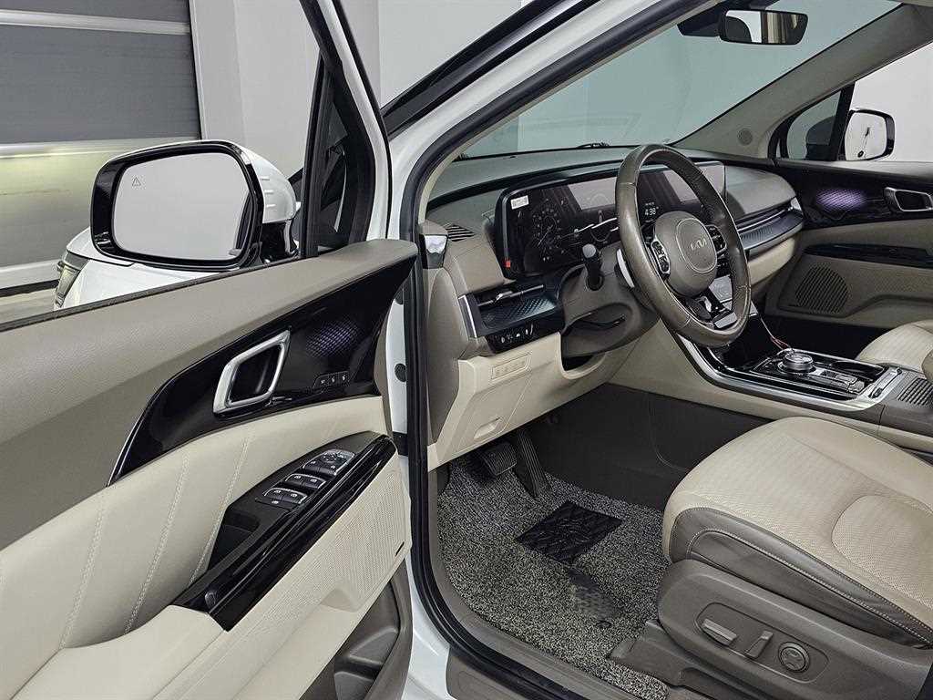 KIA Carnival - Vista 11