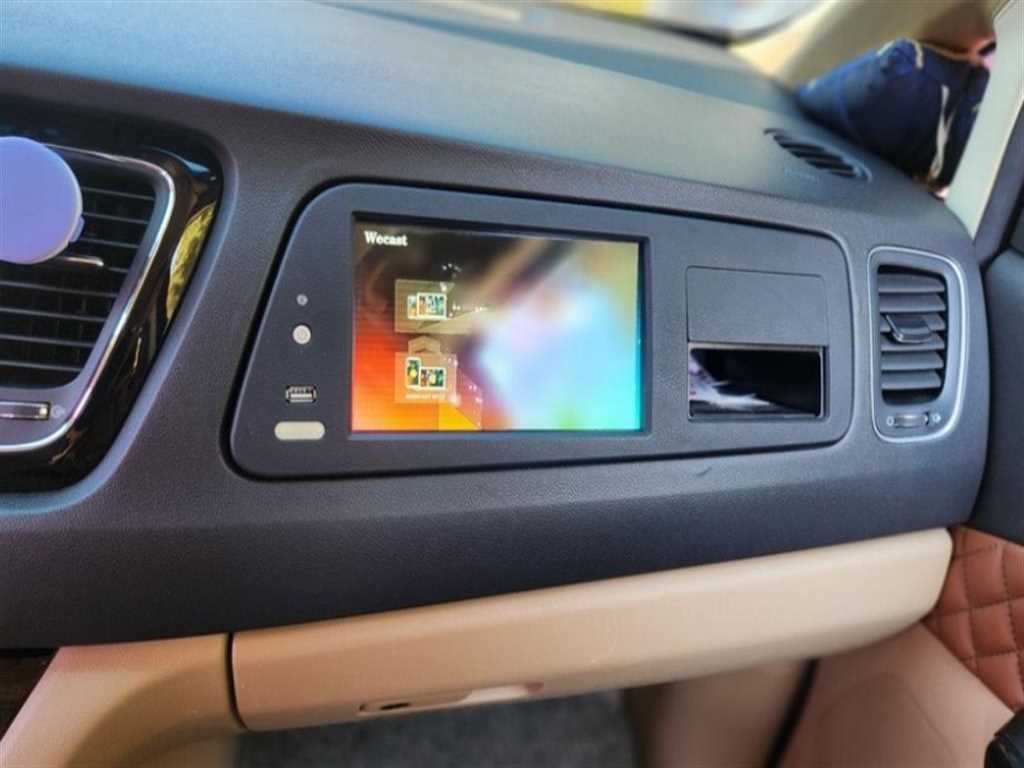 KIA Carnival - Vista 11