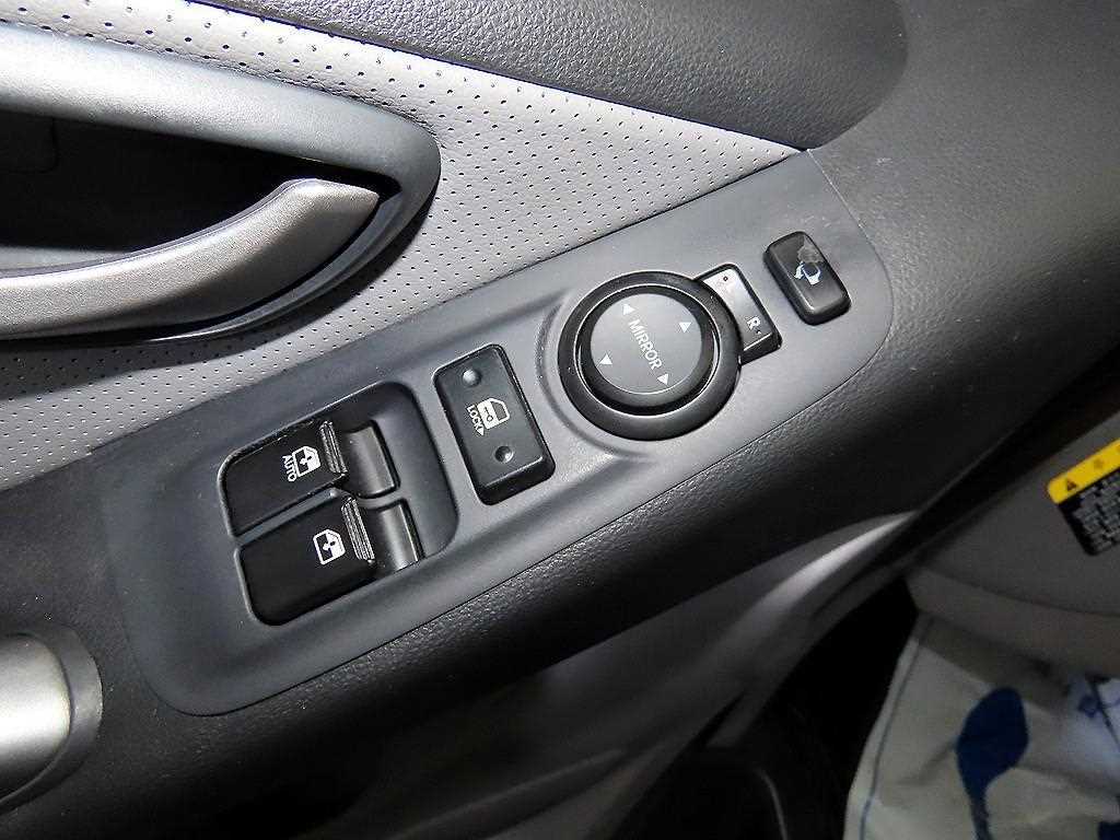 HYUNDAI Starex - Vista 12