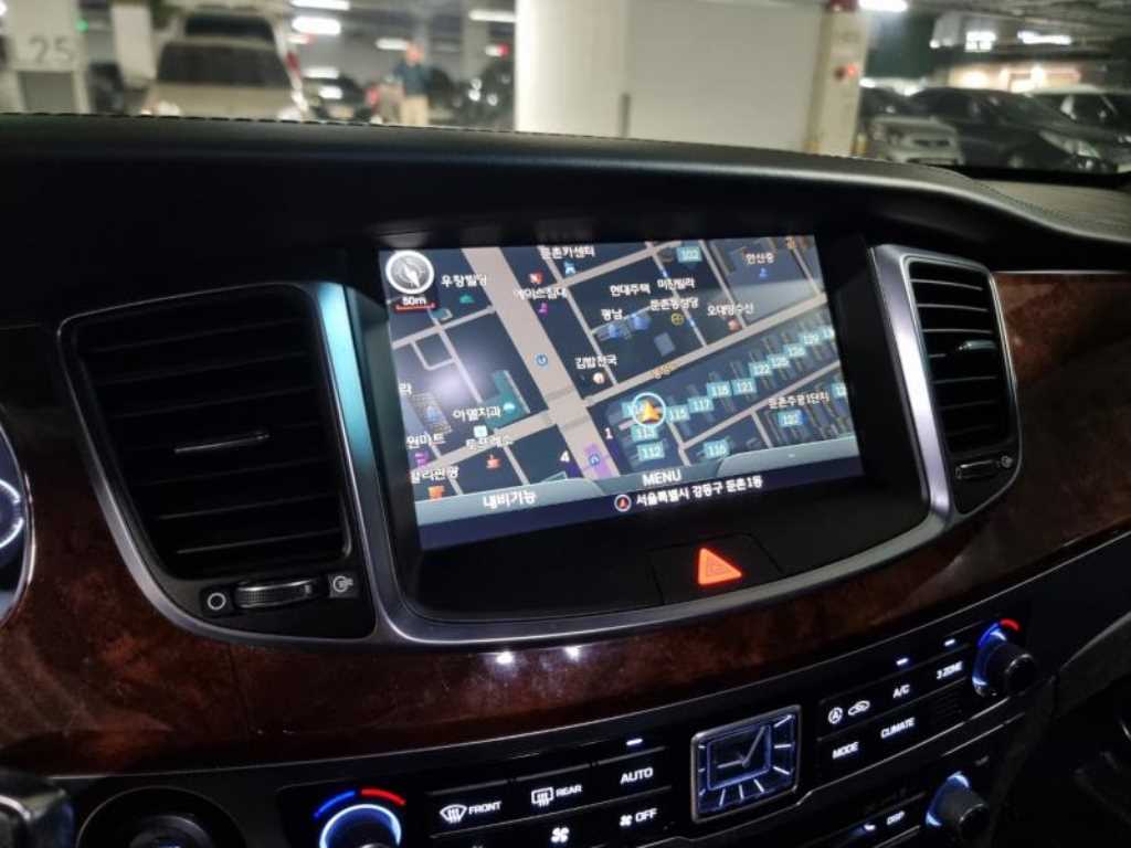 HYUNDAI Equus - Vista 11