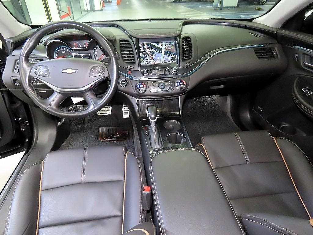 Chevrolet Impala - Vista 10