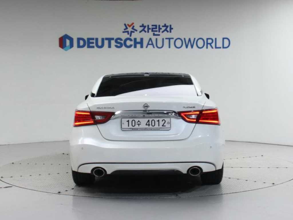 Nissan Maxima - Vista 4