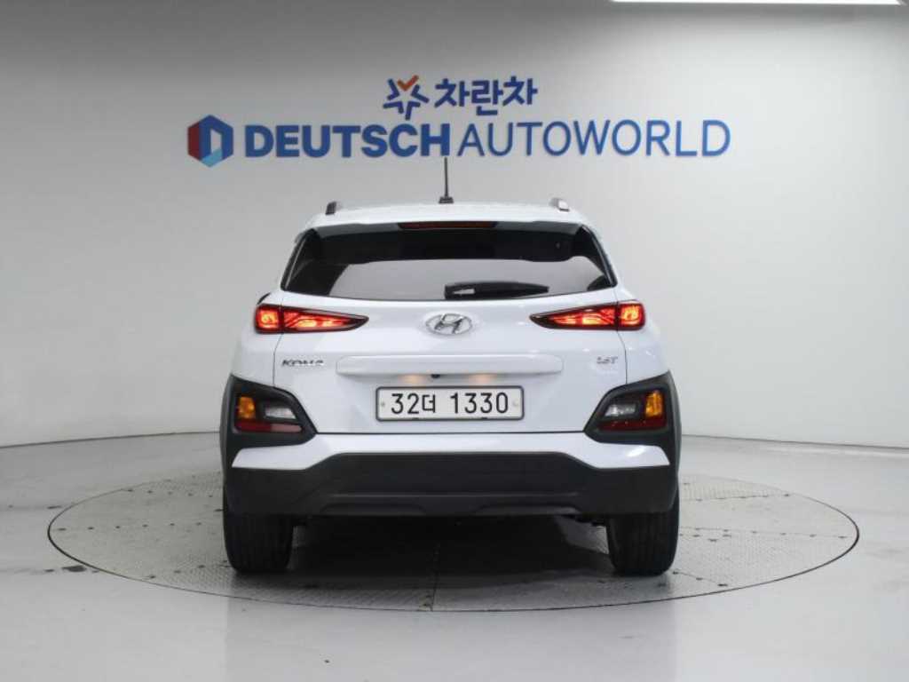 HYUNDAI Kona - Vista 4