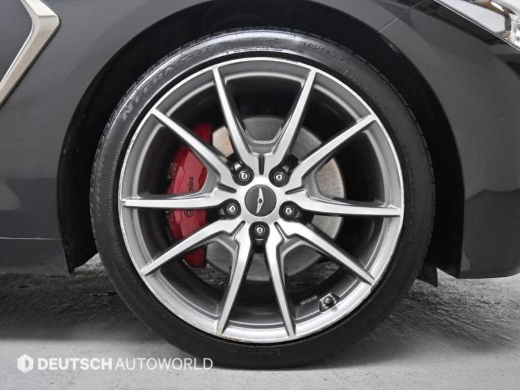 Genesis G70 - Vista 5