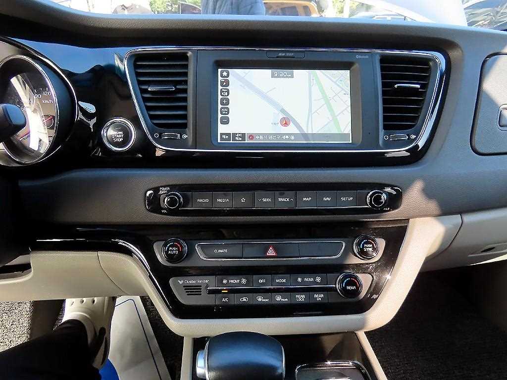 KIA Carnival 2018 Gris - Importación desde Corea - HF Imports Iquique - Foto 14