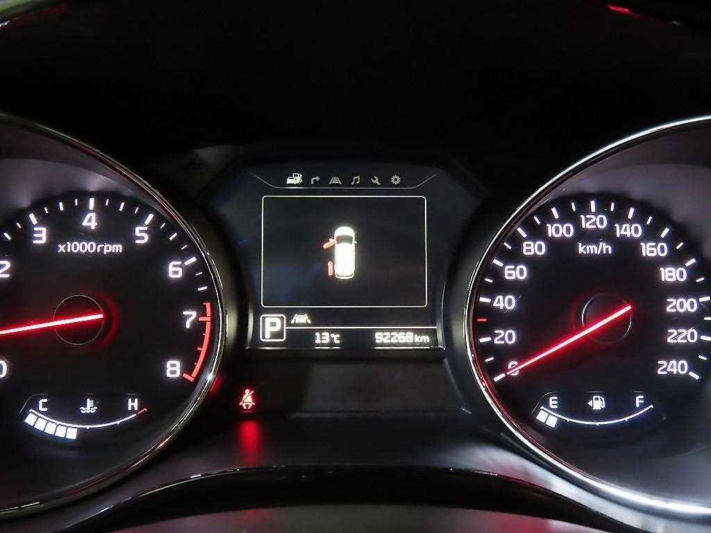 KIA Carnival - Vista 9