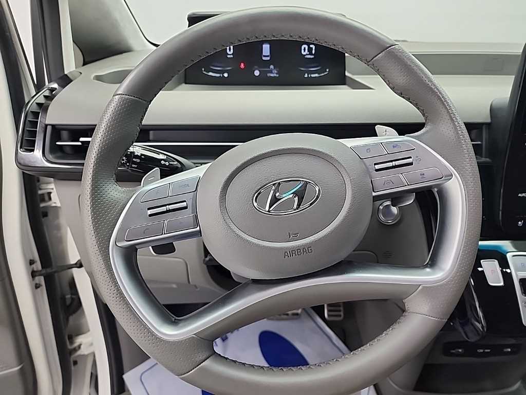 HYUNDAI Staria - Vista 9