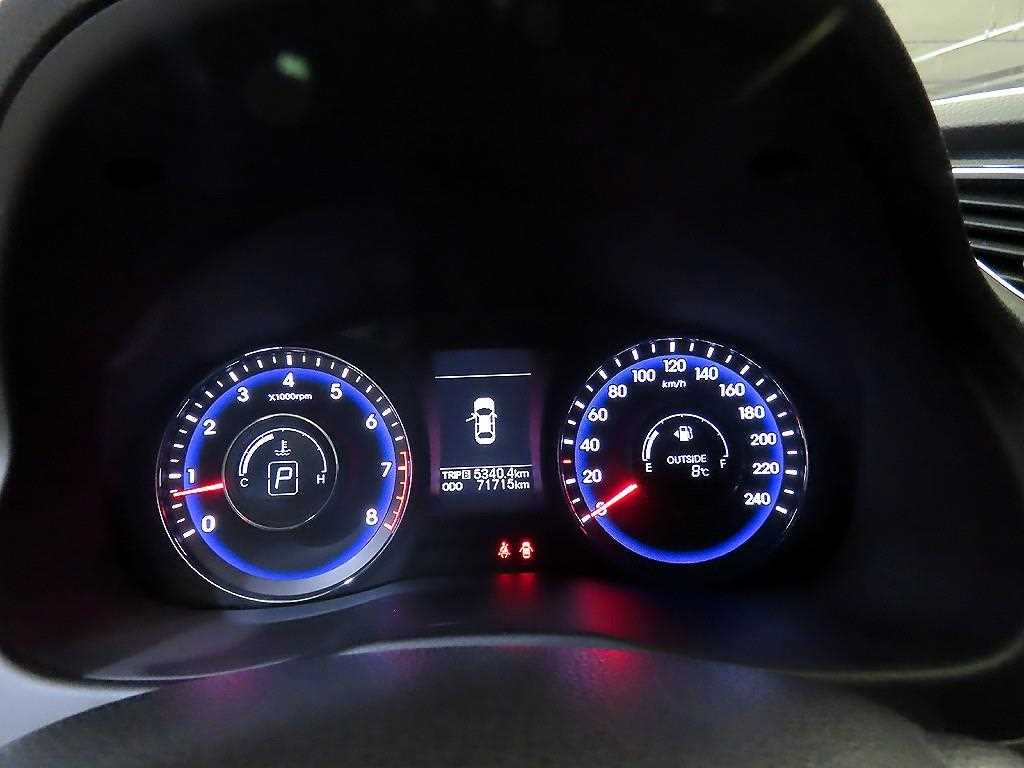 HYUNDAI i40 - Vista 9