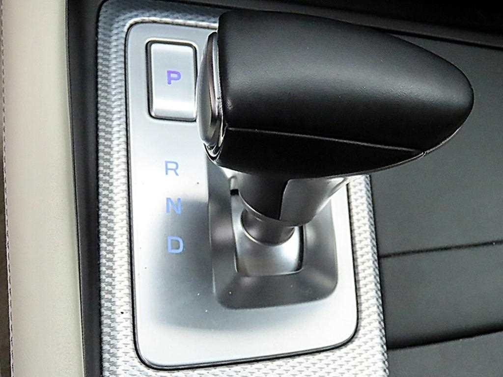 Genesis G70 - Vista 10