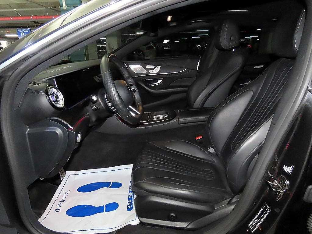 Mercedes Benz CLS Class - Vista 6