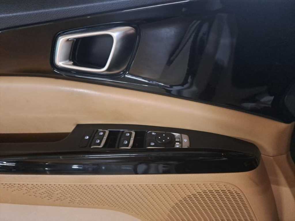 KIA Carnival - Vista 8