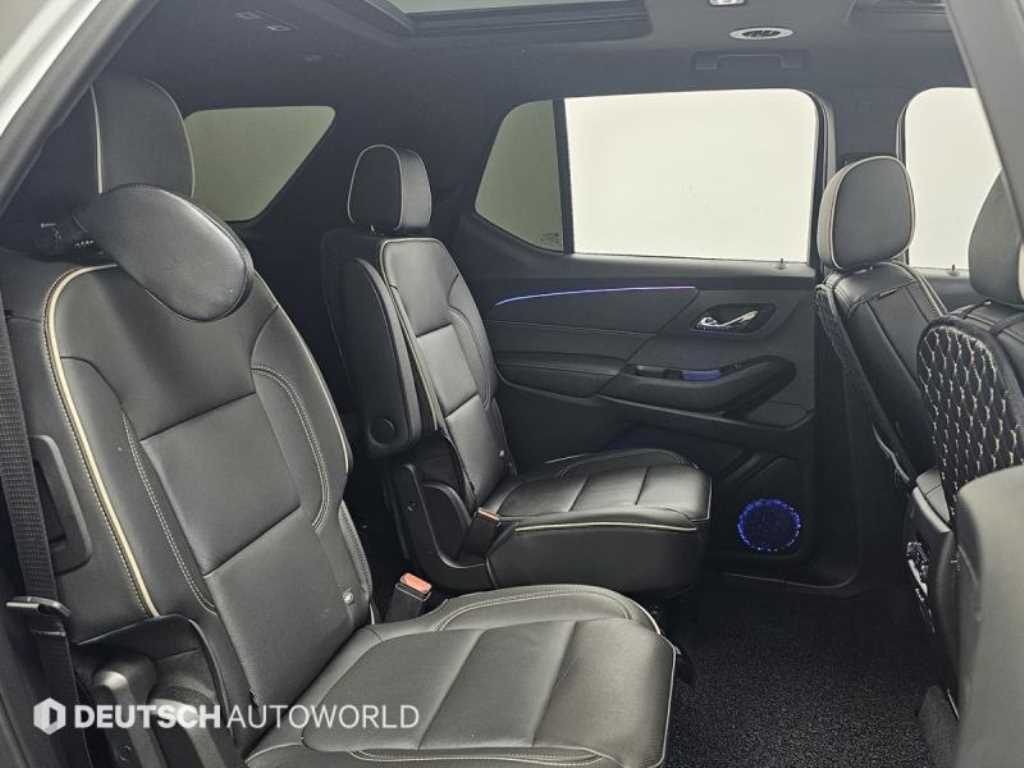 Chevrolet Travers - Vista 12