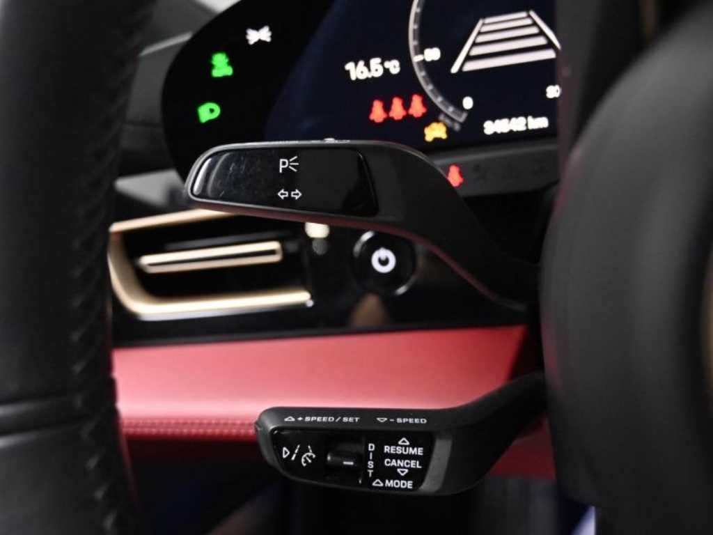 Porsche Taycan 2024 Negro - Importación desde Corea - HF Imports Iquique - Foto 18