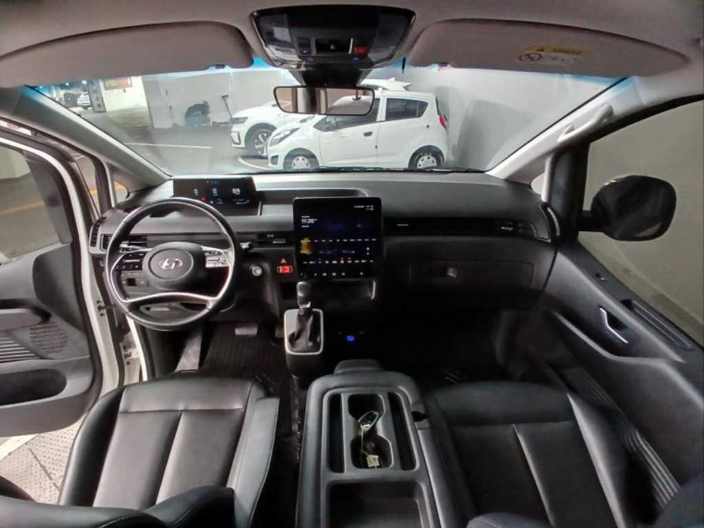 HYUNDAI Staria - Vista 6