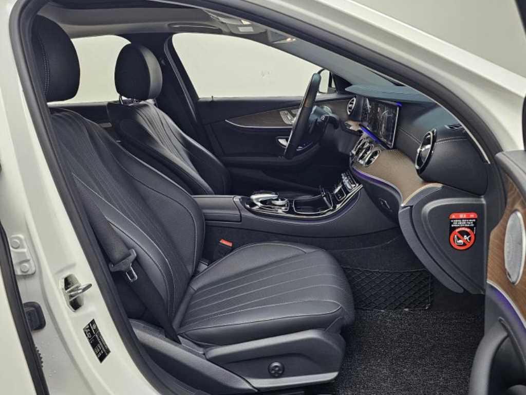 Mercedes Benz E class - Vista 10