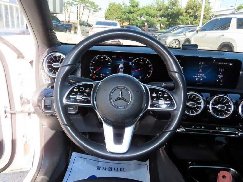 Mercedes Benz A Class - Vista 8