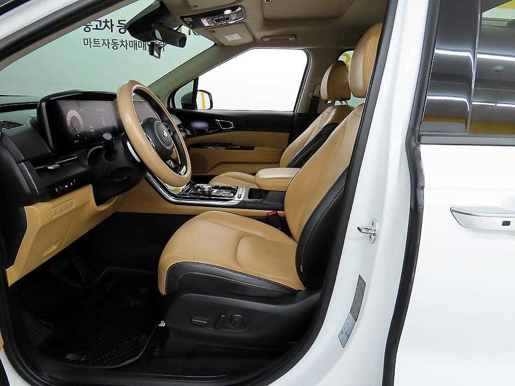 KIA Carnival - Vista 5