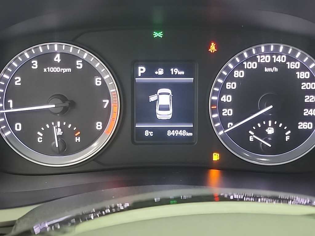 HYUNDAI Sonata - Vista 6