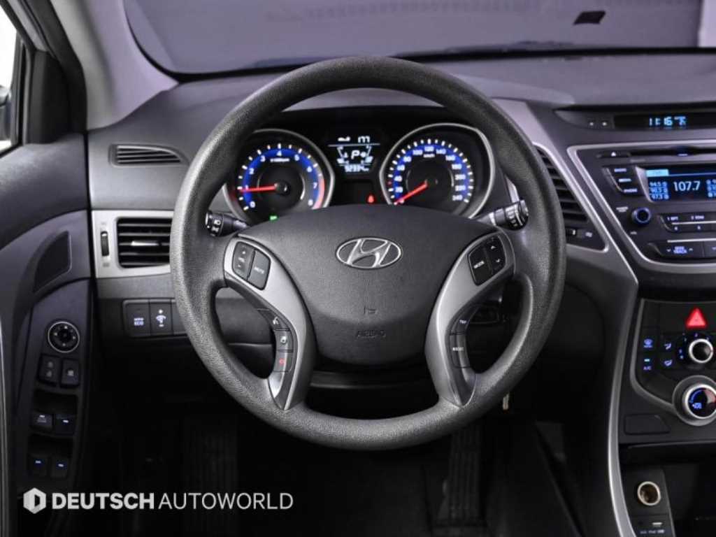 HYUNDAI Avante 2015 Plateado - Importación desde Corea - HF Imports Iquique - Foto 13
