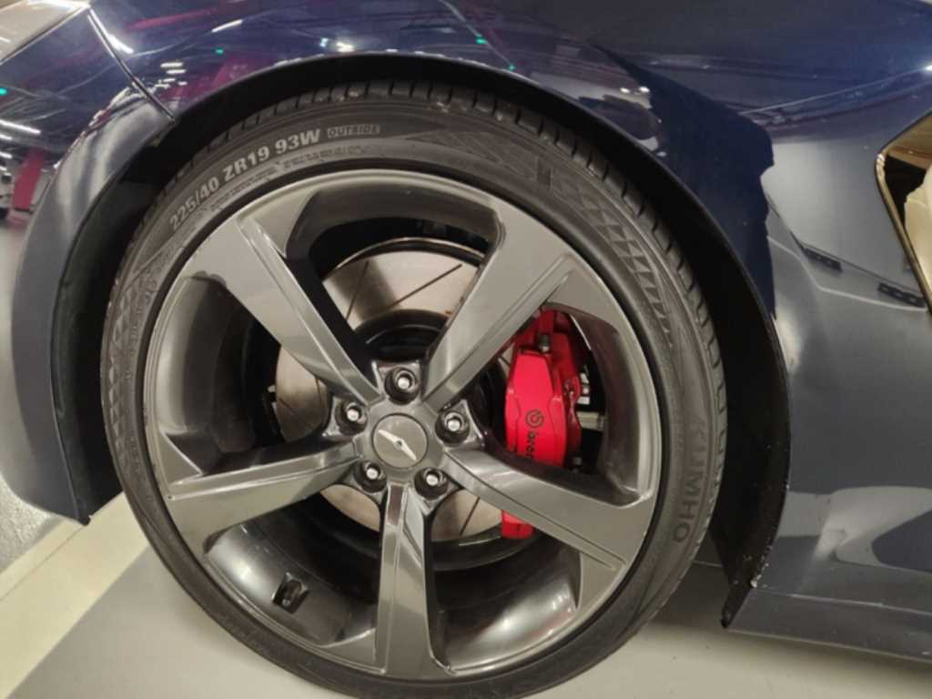 Genesis G70 - Vista 6