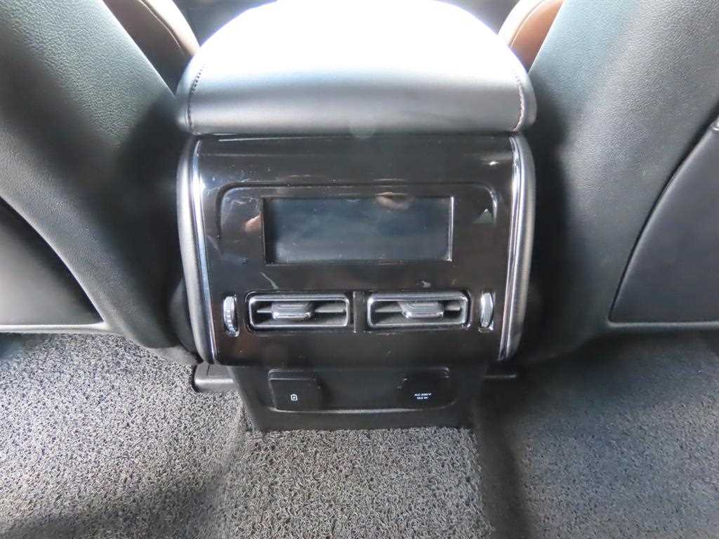 Lincoln Aviator - Vista 12