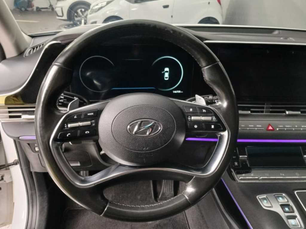 HYUNDAI Grandeur - Vista 11