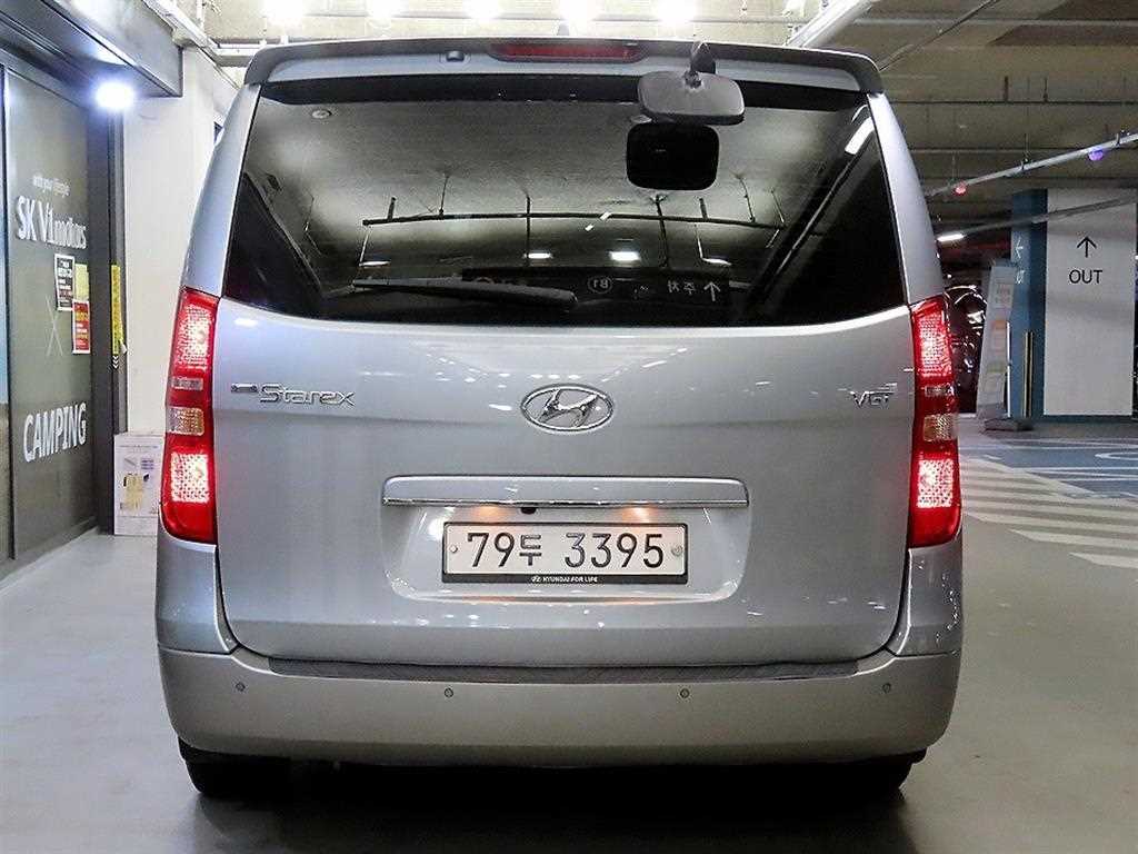 HYUNDAI Starex - Vista 5