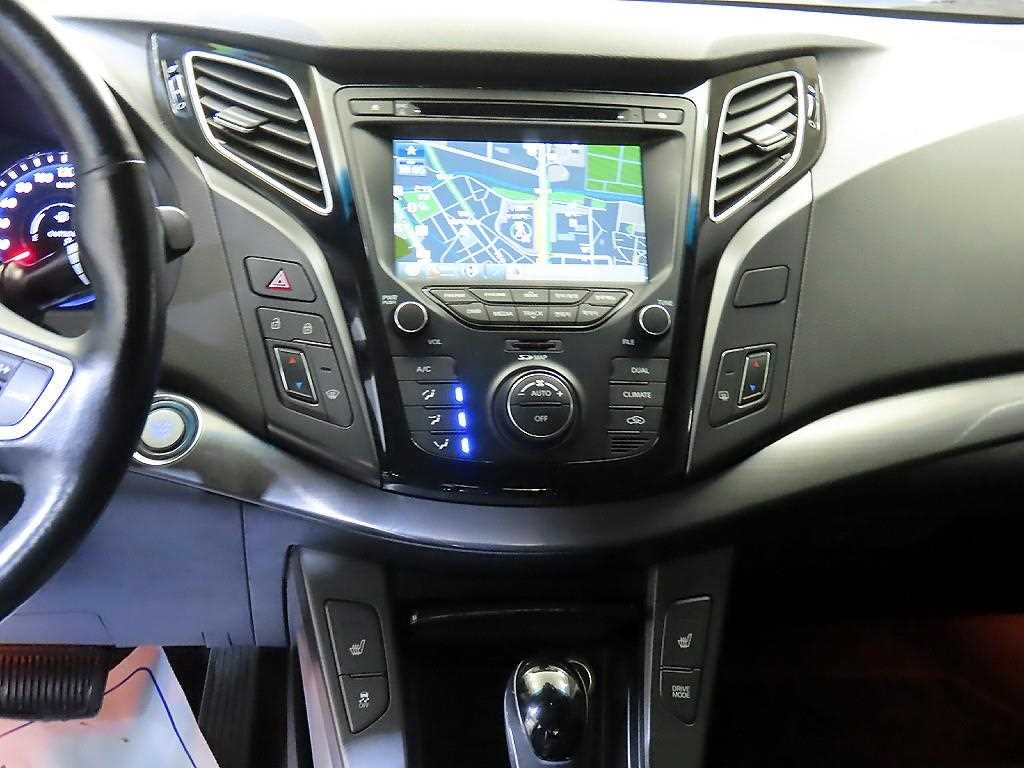 HYUNDAI i40 - Vista 11