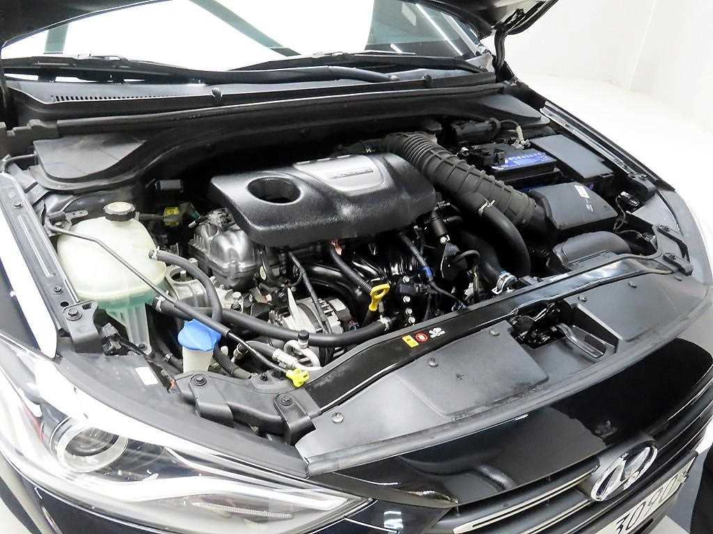 HYUNDAI Avante 2018 Negro - Importación desde Corea - HF Imports Iquique - Foto 19