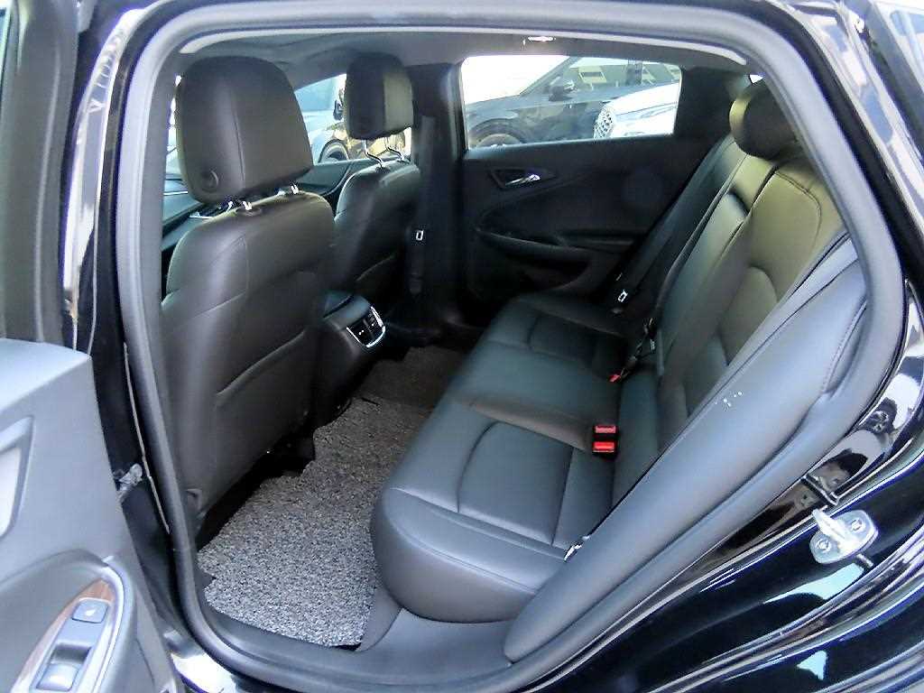 Chevrolet Malibu - Vista 6