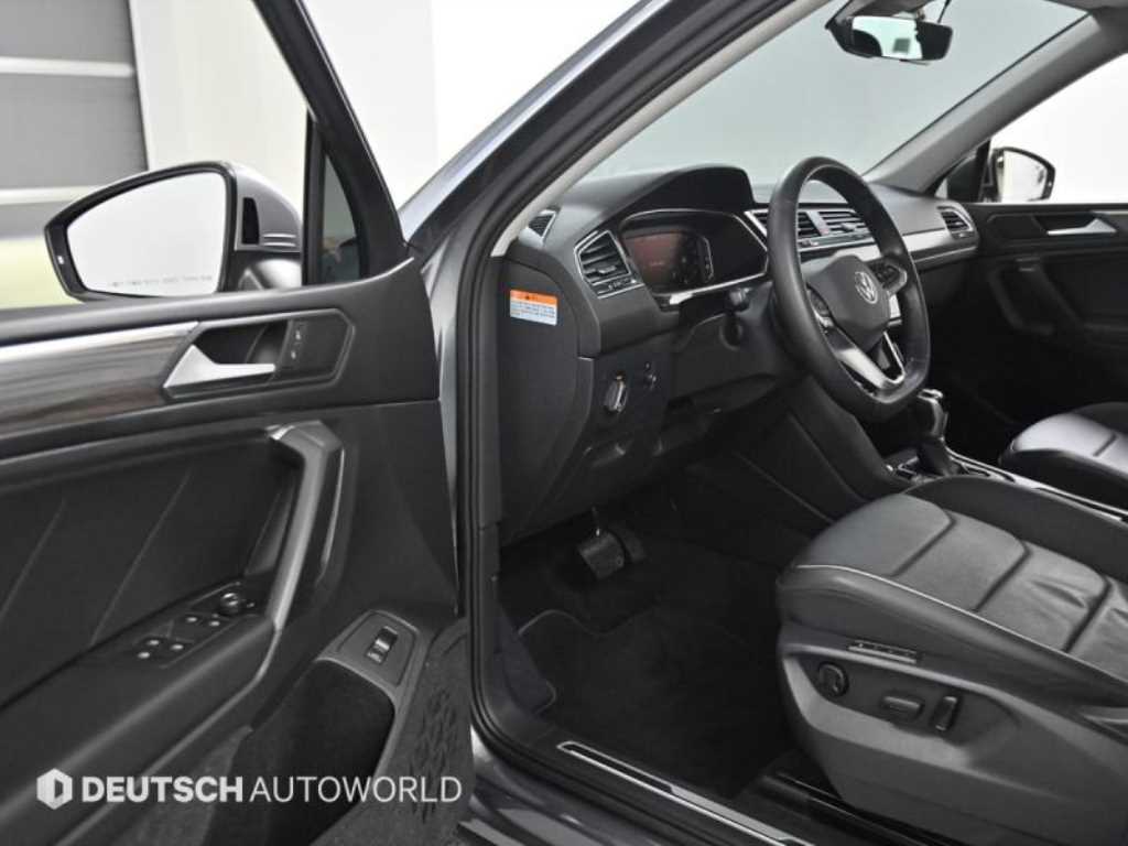 Volkswagen Tiguan - Vista 11