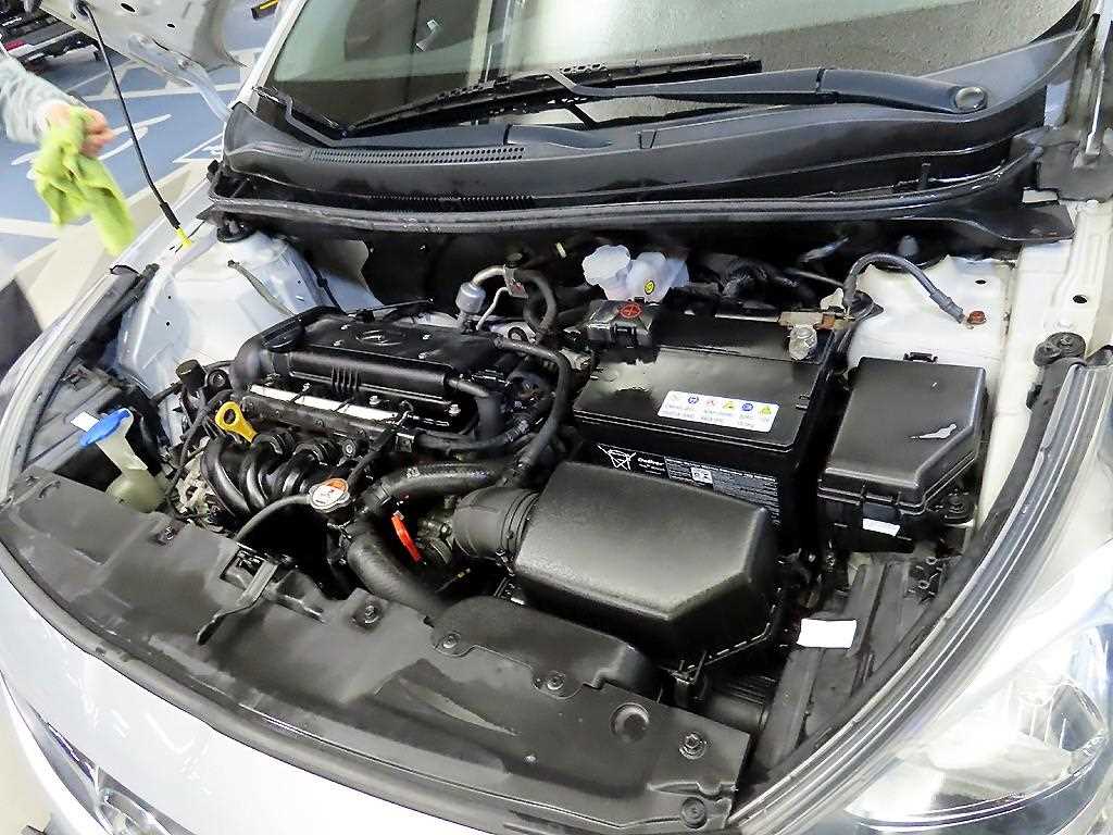 HYUNDAI Accent 2012 Gris - Importación desde Corea - HF Imports Iquique - Foto 15